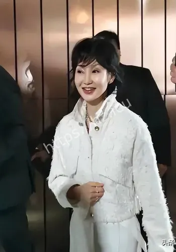 张曼玉状态在线